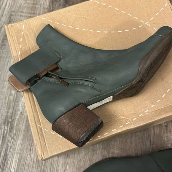 Sergio Tomani Woman's Green Leather Eclectic Ankle Boots Size 37 New with Box - Picture 3 of 5